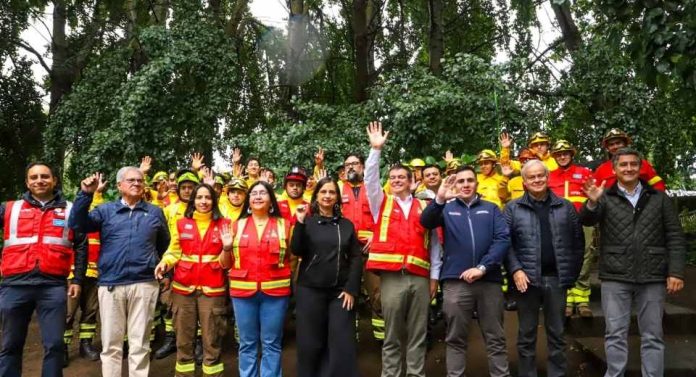 Ministra de Agricultura encabeza entrega de $2.800 millones en bonificaciones de riego para agricultores de La Araucanía Ministra de Agricultura encabeza entrega de $2.800 millones en bonificaciones de riego para agricultores de La Araucanía