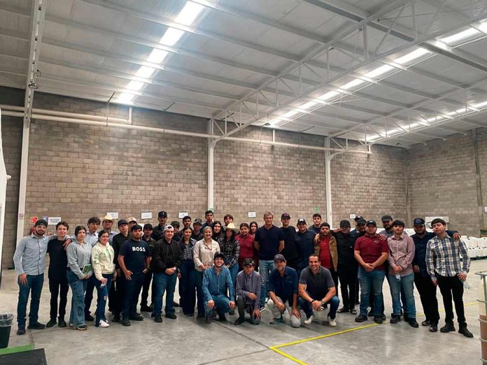 CEO de Terragénesis lidera jornada de transferencia tecnológica con estudiantes de la Universidad de Culiacán en México