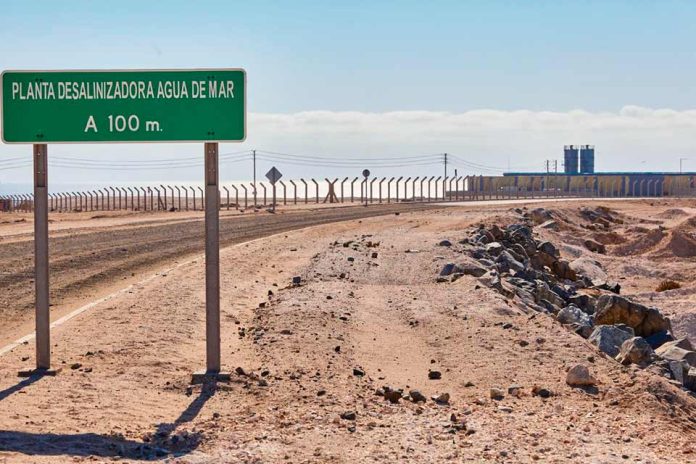 Estudio ACADES-Criteria | Casi la mitad de los chilenos no percibe crisis hídrica, pese a advertencia de “bancarrota del agua” Estudio ACADES-Criteria | Casi la mitad de los chilenos no percibe crisis hídrica, pese a advertencia de “bancarrota del agua”